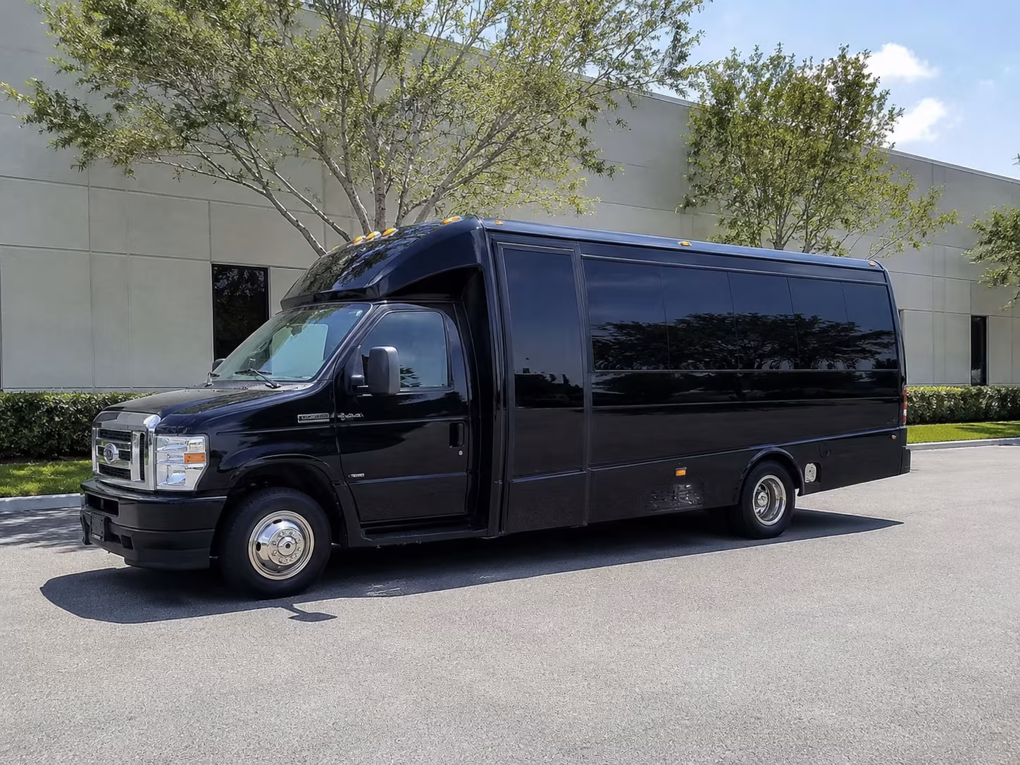 boynton beach get the whole group to the dance with boynton beach prom transportation